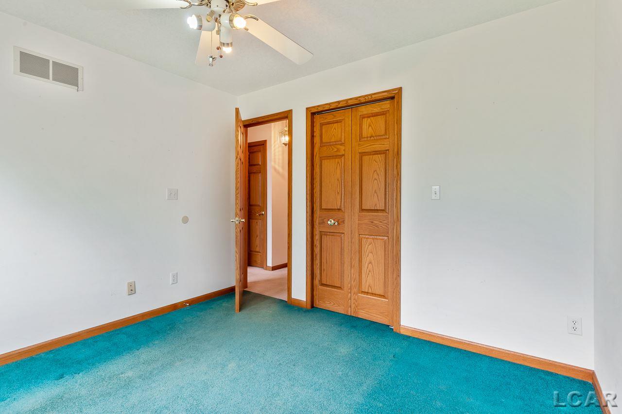 2692 East Carleton Road Adrian, MI 49221 - Photo 18 of 41 50018439-17.JPG