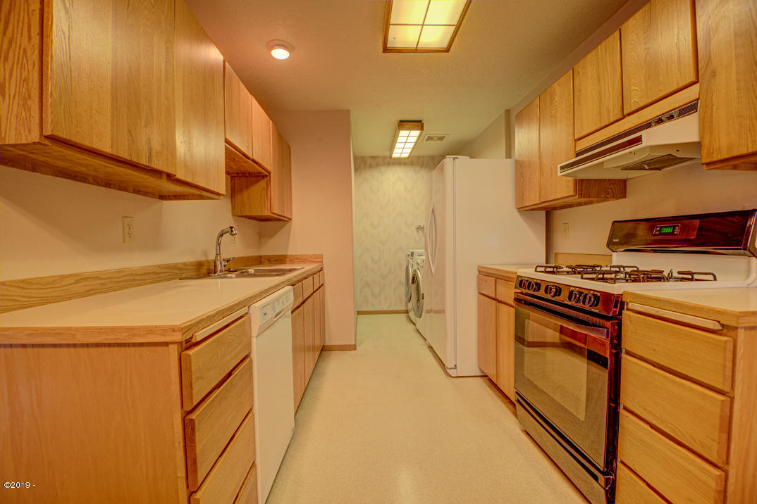 33-35 Northeast Spring Avenue Depoe Bay, OR 97341 - Photo 7 of 14 kitchen-Utility
