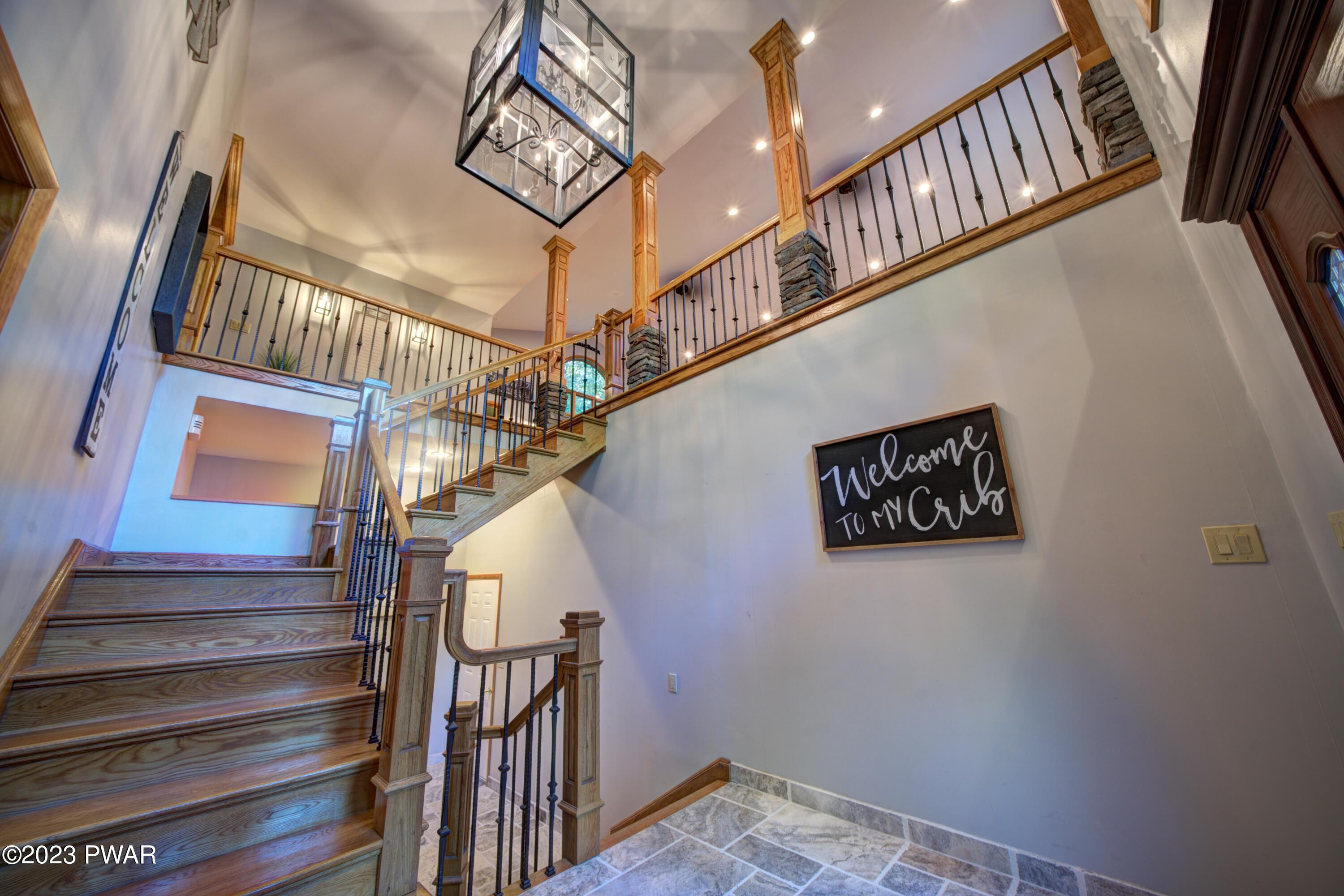 129 Dirk Road Tafton, PA 18464 - Photo 38 of 53 Foyer