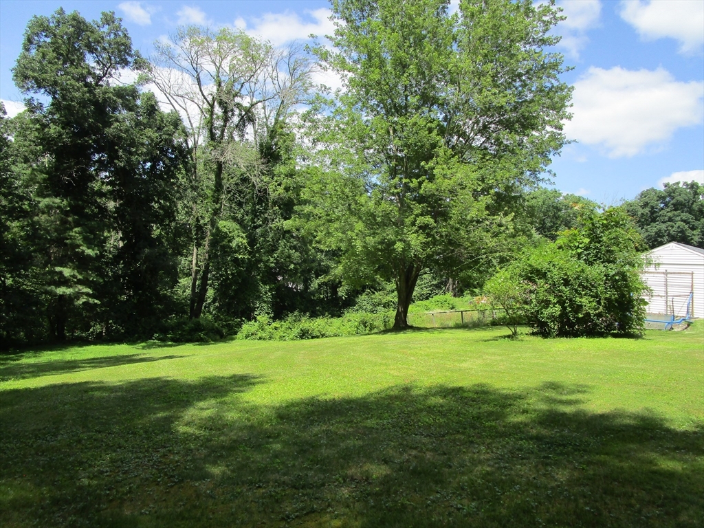 80 Fort Hill Road Oxford, MA 01540 - Photo 4 of 42 Gallery Image 4
