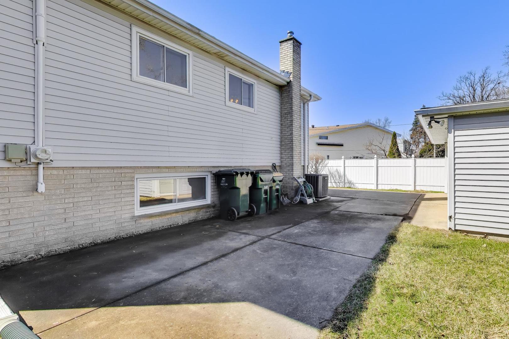 2316 Virginia Street Park Ridge, IL 60068 - Photo 33 of 37 Gallery Image 33