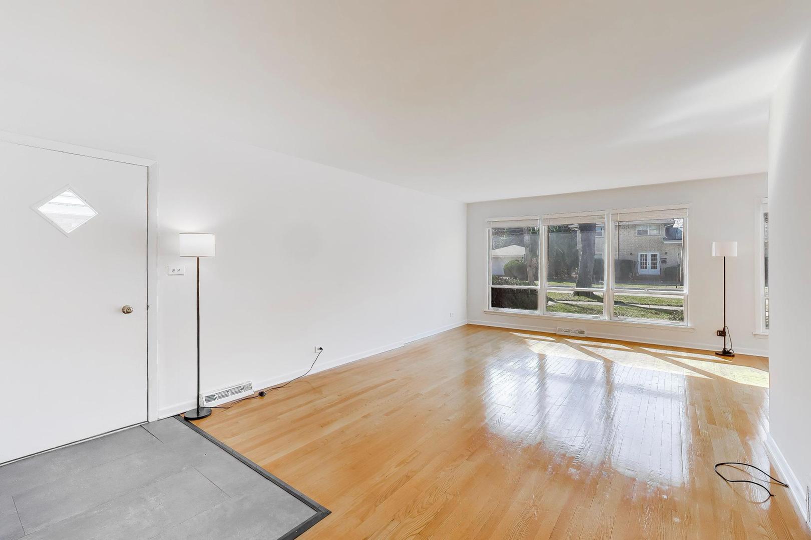 2316 Virginia Street Park Ridge, IL 60068 - Photo 4 of 37 Gallery Image 4