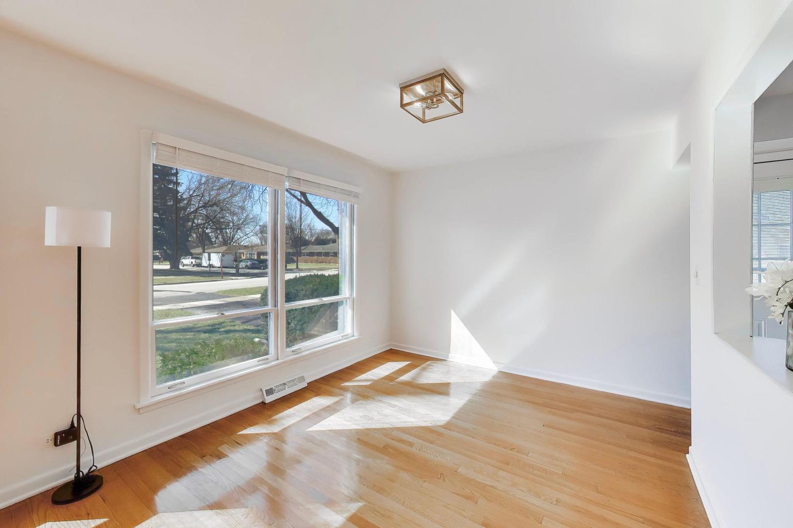 2316 Virginia Street Park Ridge, IL 60068 - Photo 7 of 37 Gallery Image 7