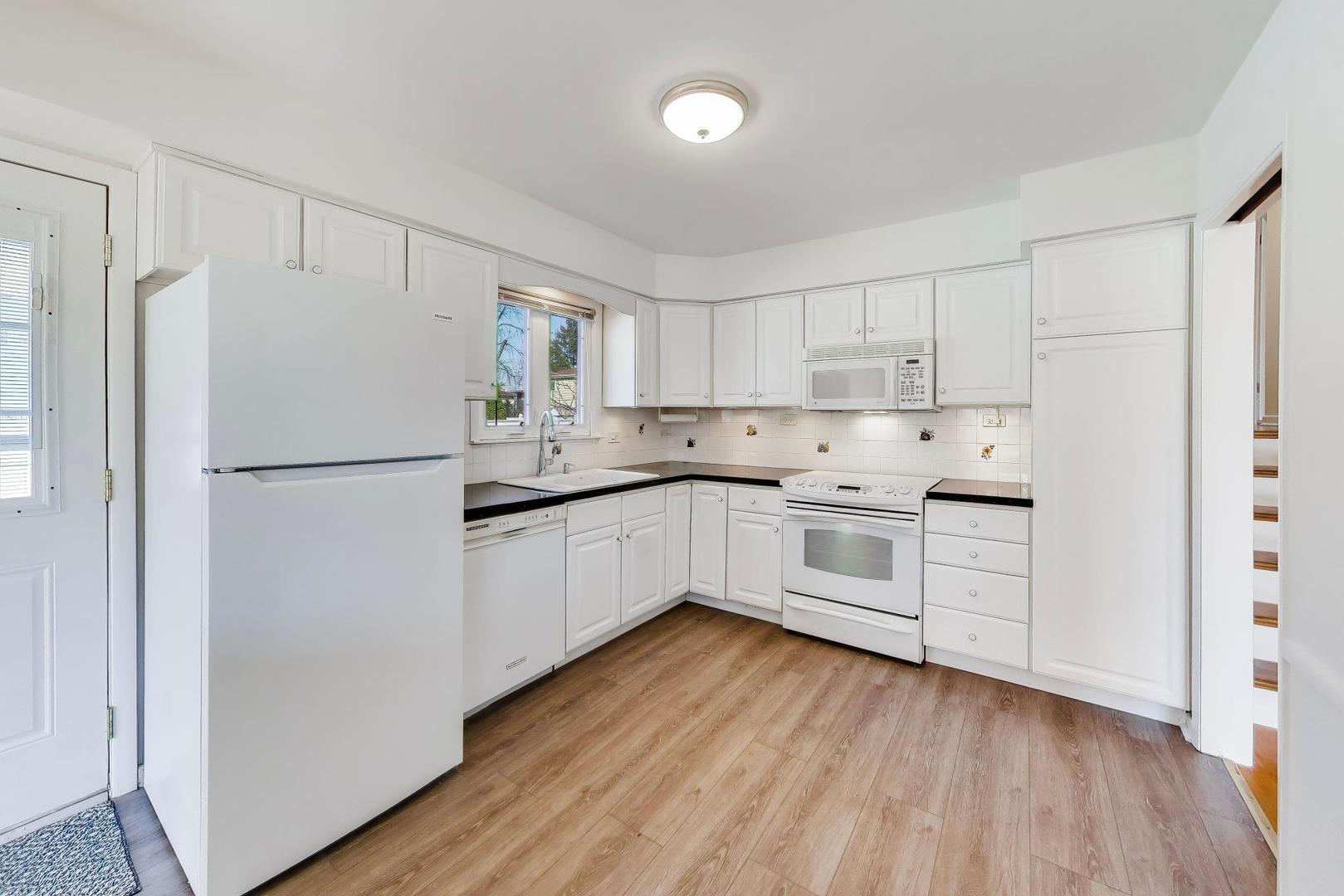 2316 Virginia Street Park Ridge, IL 60068 - Photo 9 of 37 Gallery Image 9