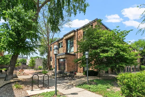$1,195 | 2530 1st Avenue South, Unit 101, Minneapolis, MN 55404