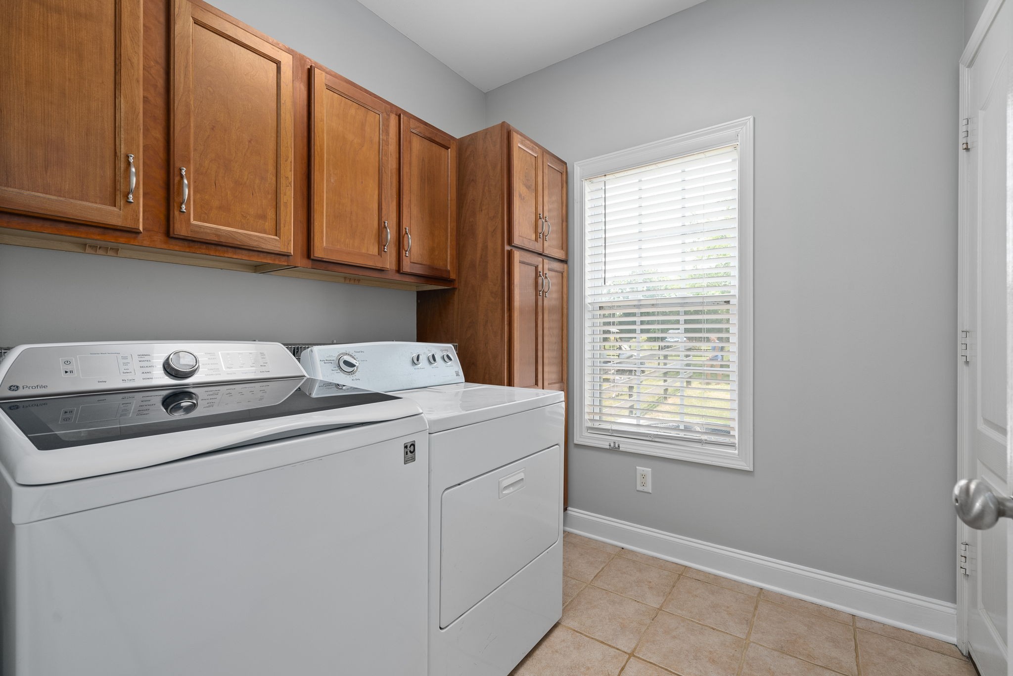 4555 Pineywoods Road Adams, TN 37010 - Photo 20 of 55 a utility room with dryer and washer