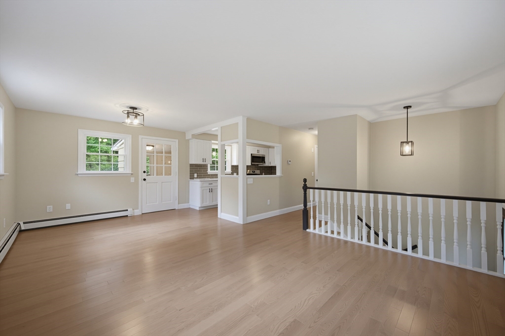 385 River Road Uxbridge, MA 01569 - Photo 6 of 34