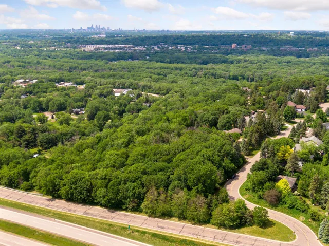 $675,000 | 196 X Glenhill Road, Mendota Heights, MN 55118