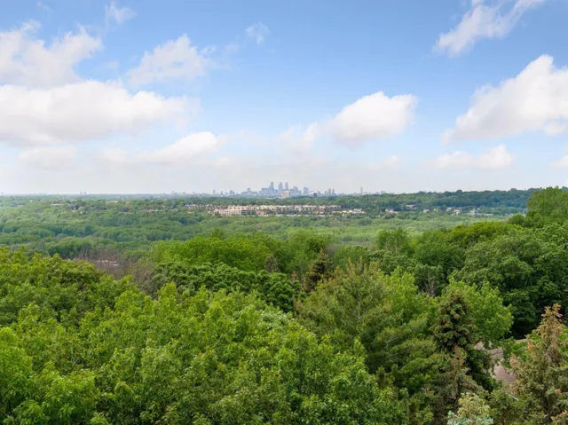 $675,000 | 196 X Glenhill Road, Mendota Heights, MN 55118