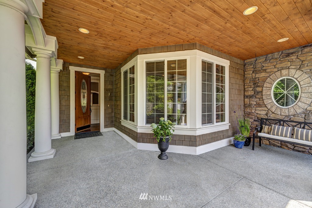5370 Northeast 17th Street Renton, WA 98059 - Photo 2 of 25