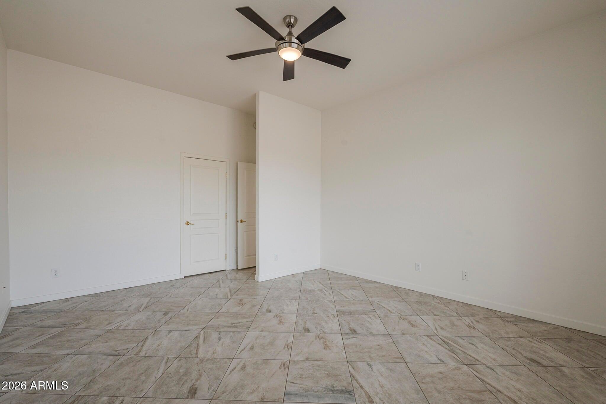 3910 East Carson Road Phoenix, AZ 85042 - Photo 13 of 19 a view of an empty room