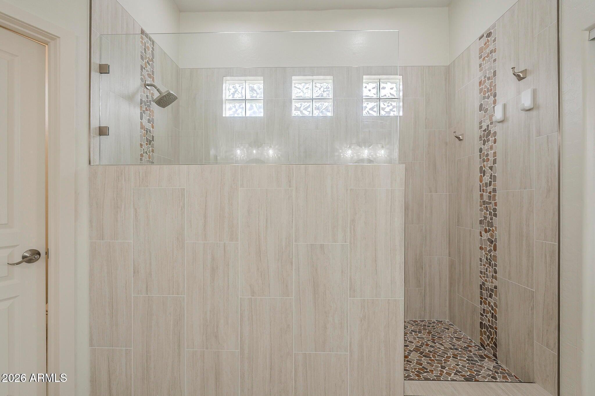 3910 East Carson Road Phoenix, AZ 85042 - Photo 15 of 19 a view of a elevator