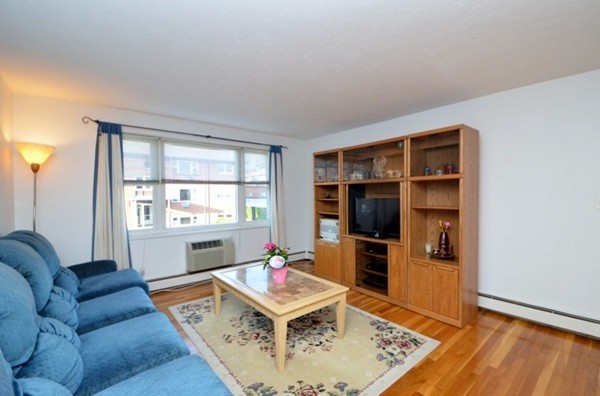 24 Whitman Road, Unit 12 Waltham, MA 02453 - Photo 6 of 16 Gallery Image 6
