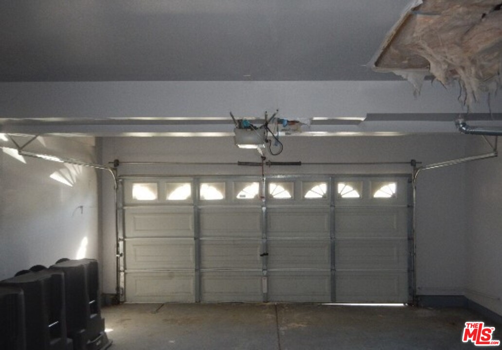 1109 Autumn Leaf Court Carson, CA 90746 - Photo 10 of 12