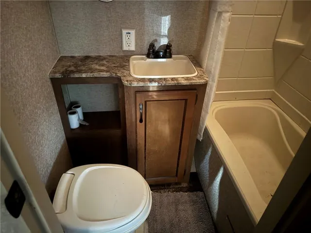 a view of a houses with yard