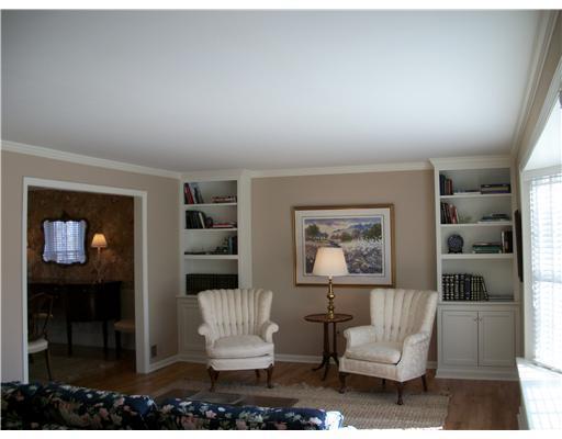107 Frick Road Pittsburgh, PA 15238 - Photo 3 of 18 Living Room.