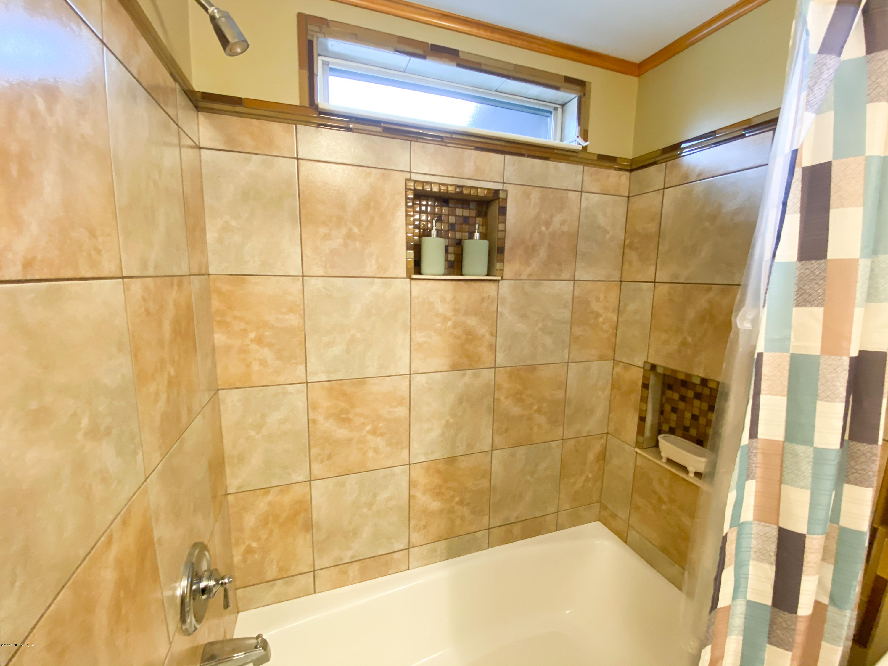 86116 Pages Dairy Road Yulee, FL 32097 - Photo 20 of 46 a bathroom with a shower
