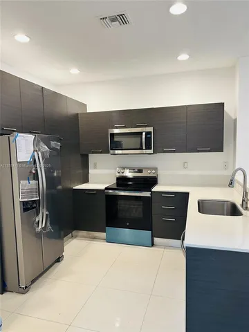 $2,550 | 3442 Northwest 13th Street, Unit 3442, Lauderhill, FL 33311