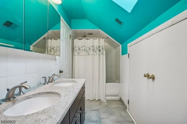 $1,400,000 | 3 Spring House Road, Bernardsville, NJ 07924