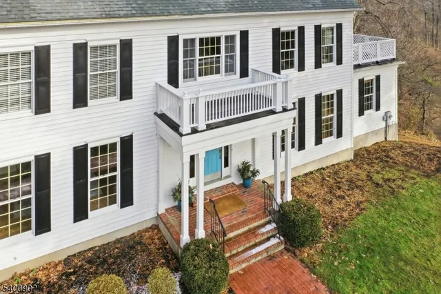$1,400,000 | 3 Spring House Road, Bernardsville, NJ 07924