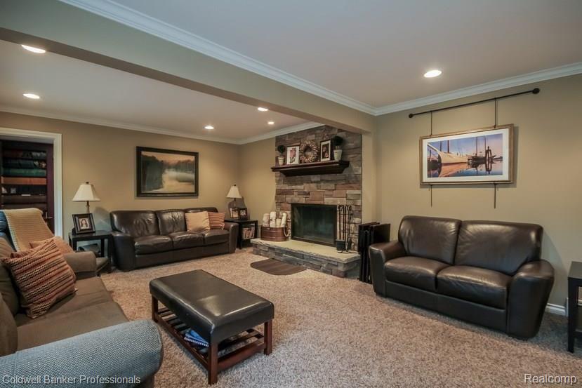 111 Manor Road Bloomfield Hills, MI 48304 - Photo 12 of 65 010-1234041-mls.jpg
