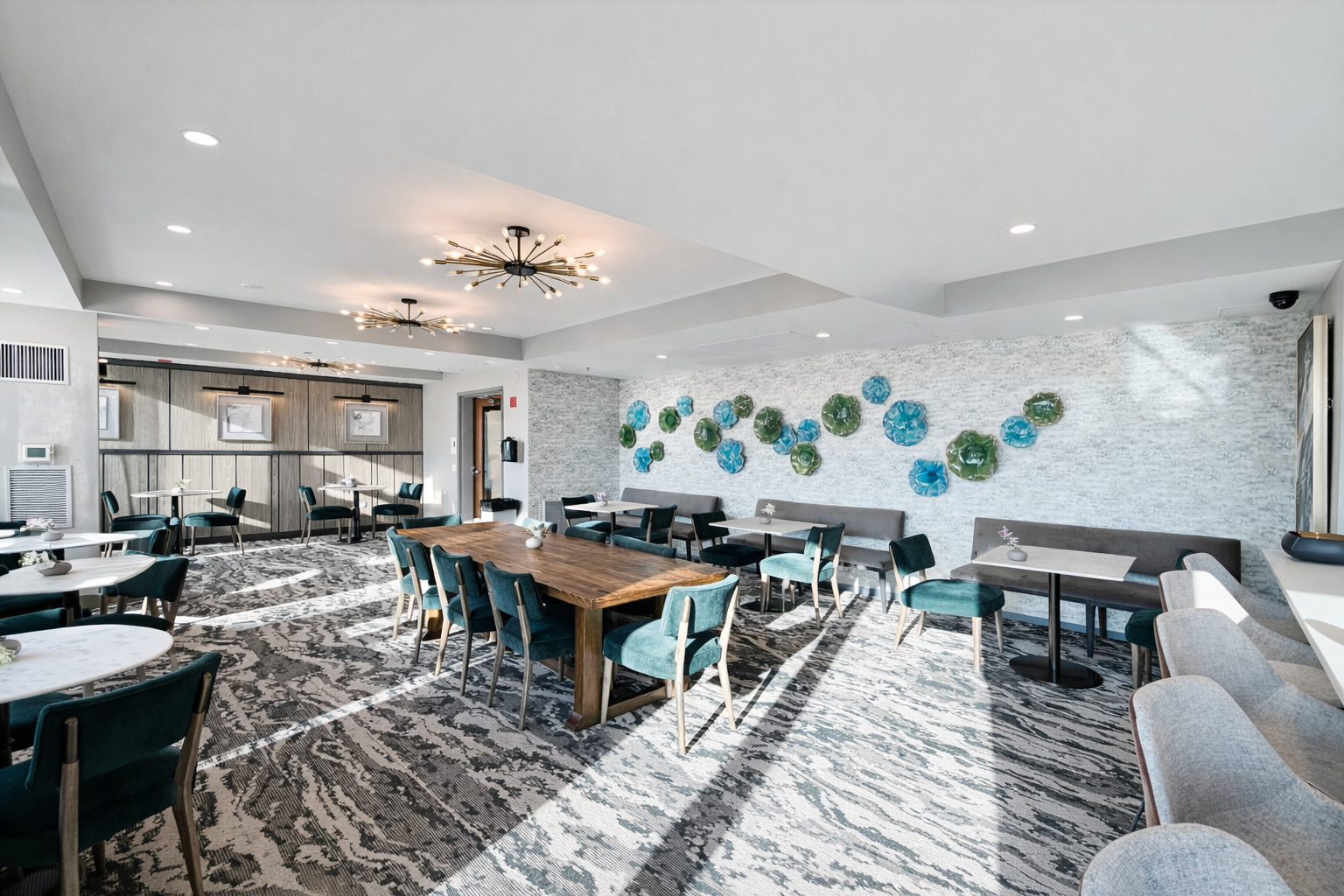 701 South Wells Street, Unit 1506 Chicago, IL 60607 - Photo 18 of 21 a view of a dining room with furniture