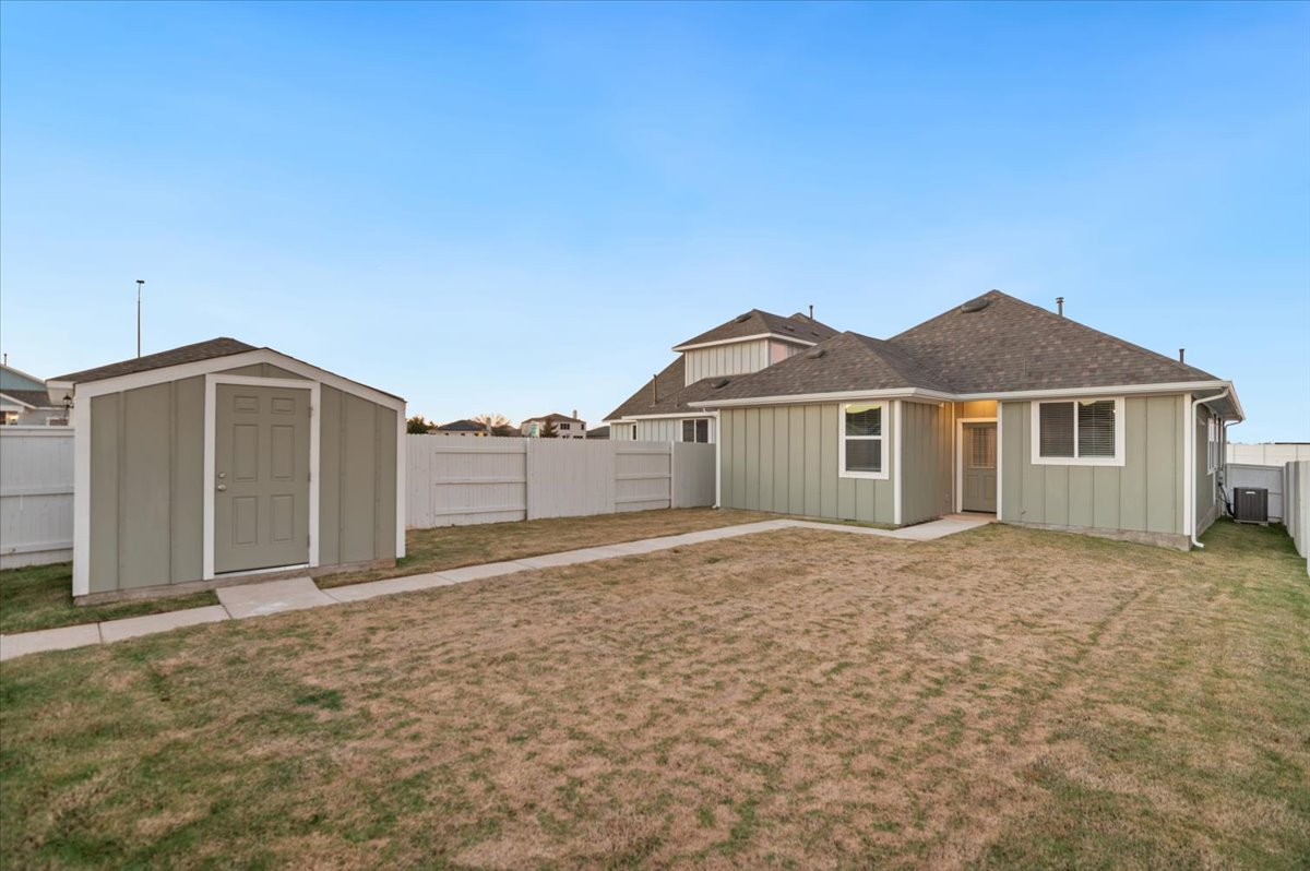 107 Tillage Road Elgin, TX 78621 - Photo 3 of 32