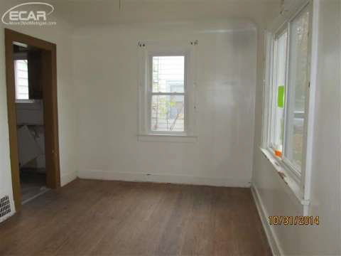 1902 Mackin Road Flint, MI 48504 - Photo 4 of 8 20424505-3.JPG