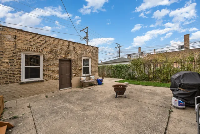 $289,000 | 5621 North Christiana Avenue, Unit 2, Chicago, IL 60659