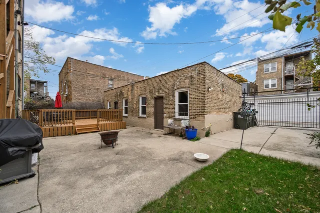 $289,000 | 5621 North Christiana Avenue, Unit 2, Chicago, IL 60659