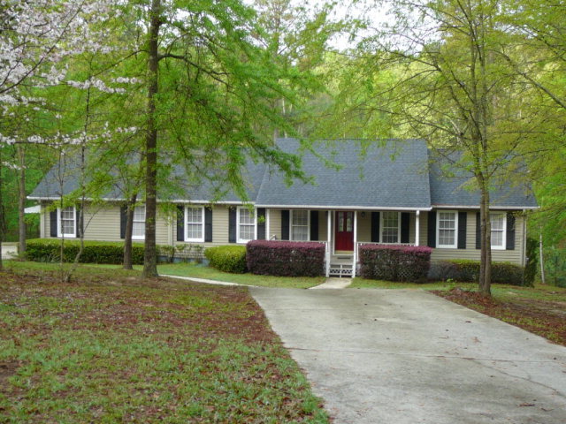 1882 Pate Road Juliette, GA 31046 - Photo 1 of 1 front view of a house with a yard