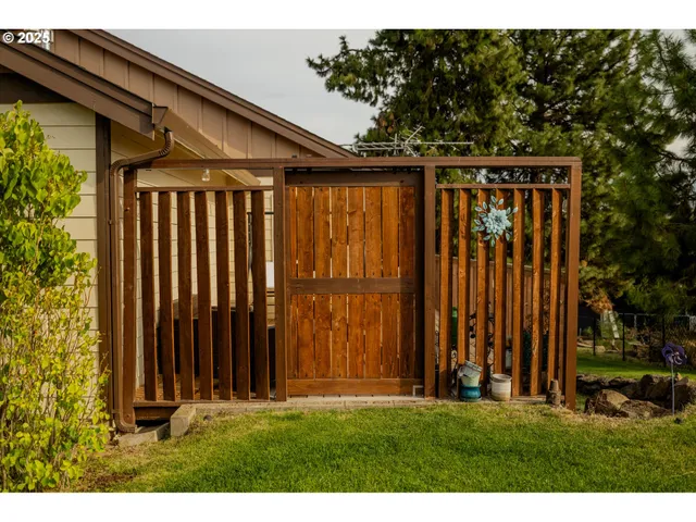 $402,500 | 1009 Hoodview Place, Goldendale, WA 98620