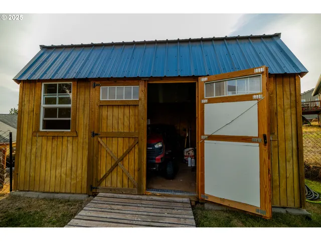 $402,500 | 1009 Hoodview Place, Goldendale, WA 98620