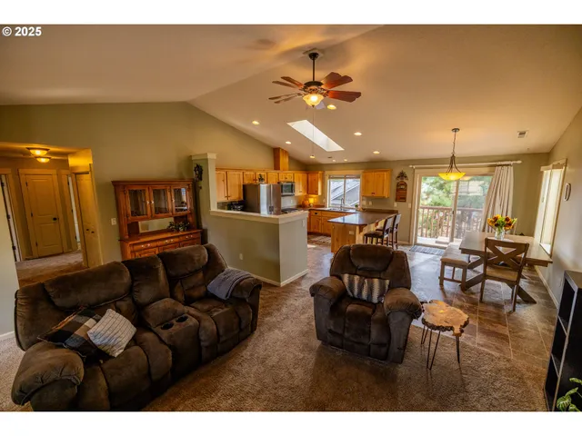 $402,500 | 1009 Hoodview Place, Goldendale, WA 98620