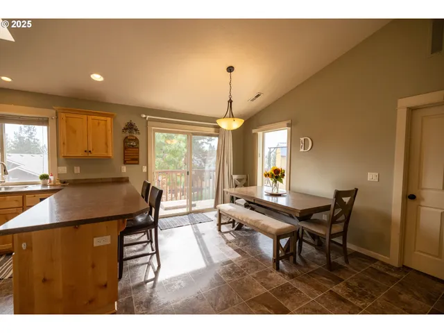 $402,500 | 1009 Hoodview Place, Goldendale, WA 98620