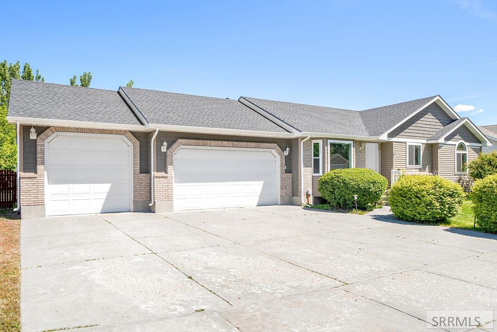 3845 Ridgeview Circle Ammon, ID 83406 - Photo 2 of 66