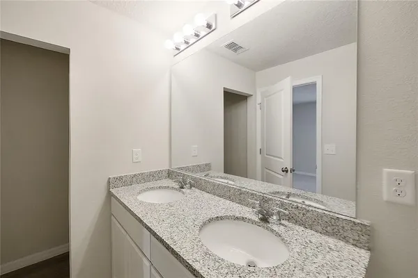 $1,815 | 8755 North Nobleton Way, Dunnellon, FL 34434