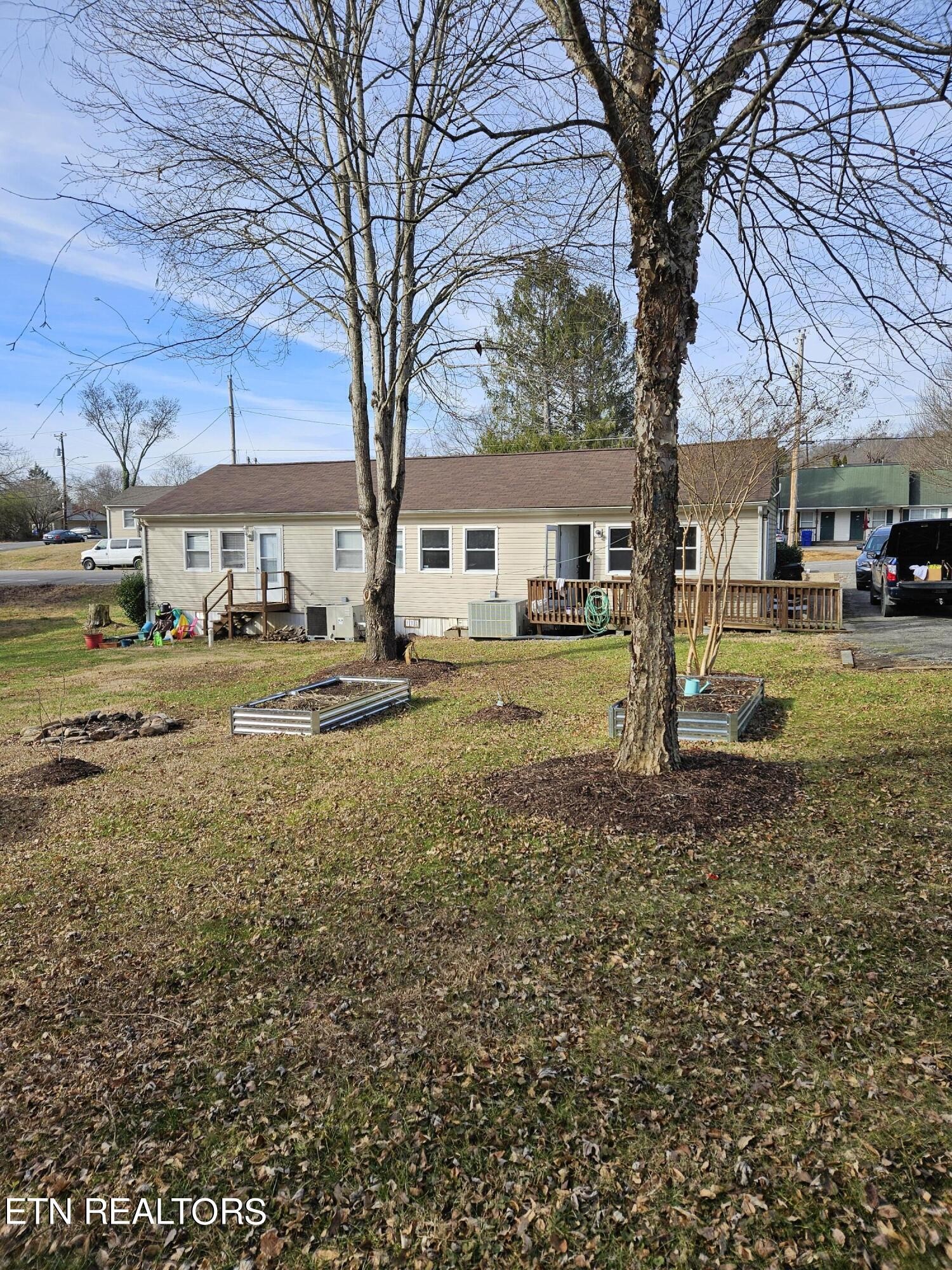 193195 Latimer Road Oak Ridge, TN 37830 - Photo 8 of 24 a view of a yard in front of a house