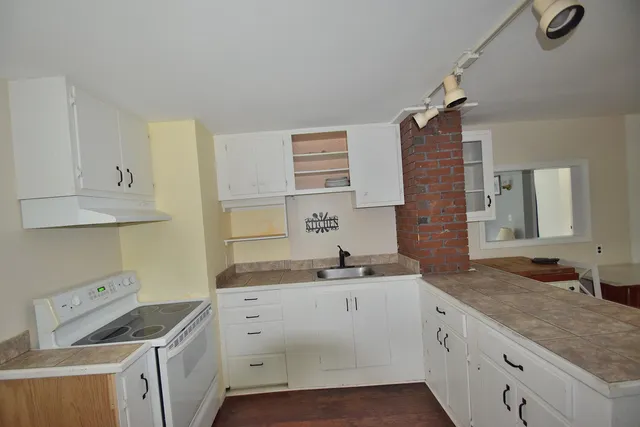 $765,000 | 10 Durham Road, Freeport, ME 04032