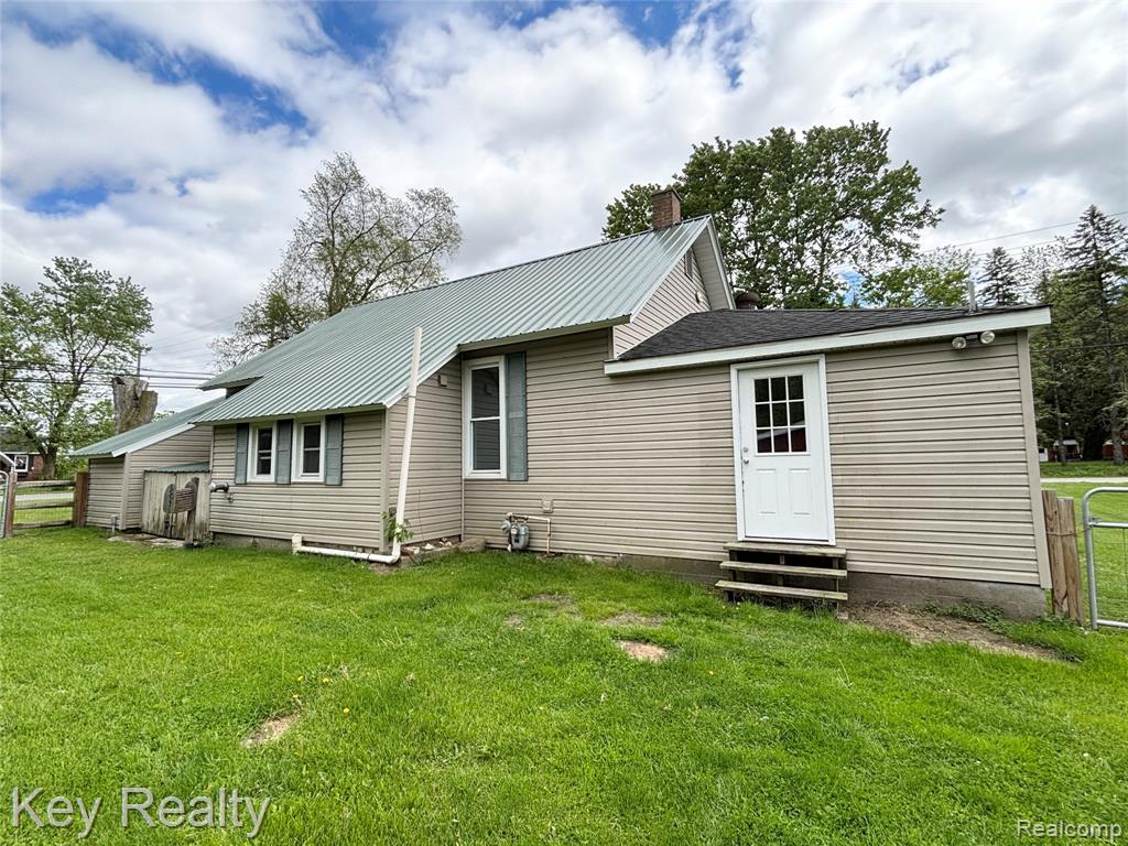 14009 Grafton Road Carleton, MI 48117 - Photo 3 of 19