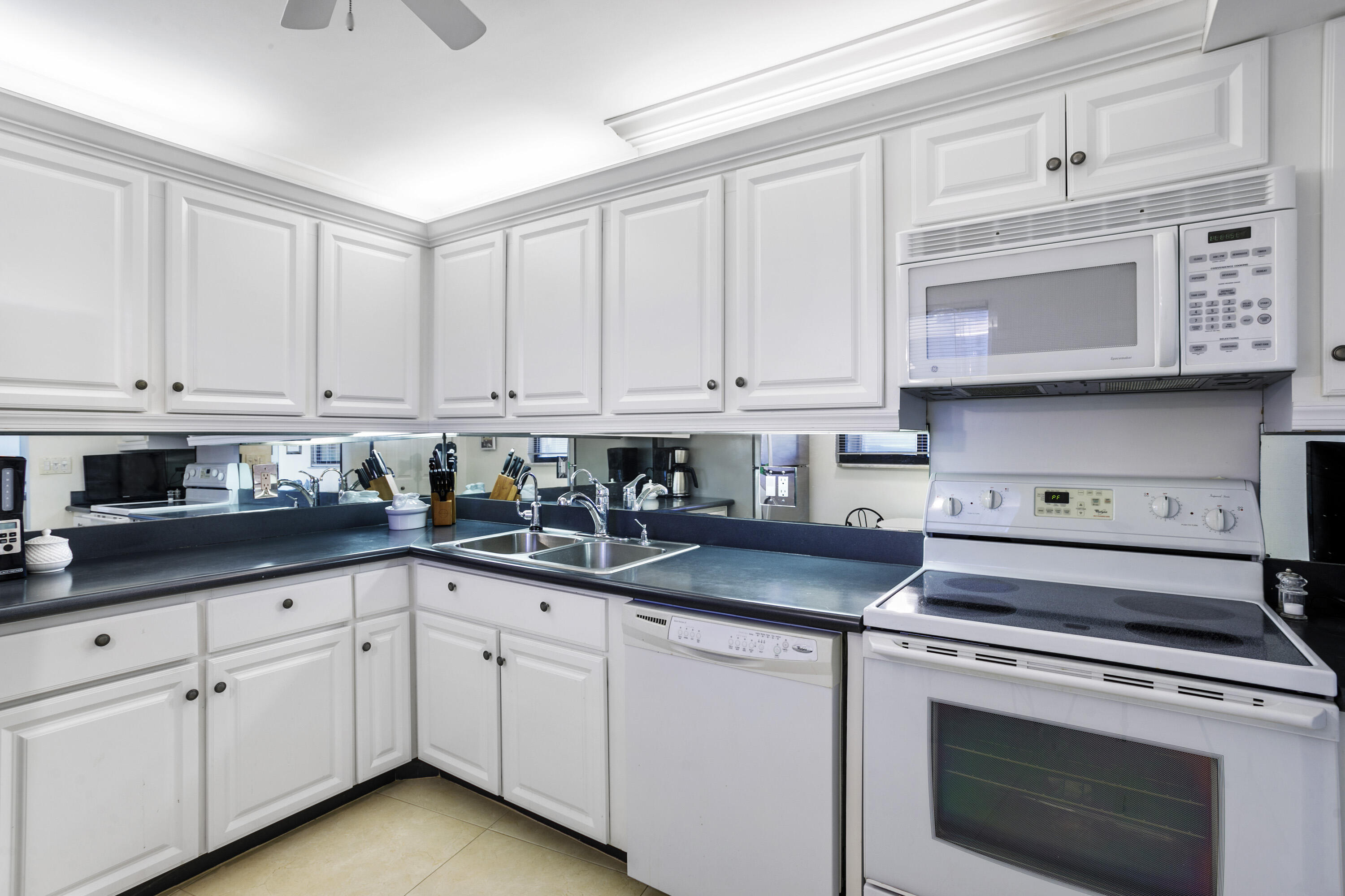 200 Ocean Trail Way, Unit 106 Jupiter, FL 33477 - Photo 9 of 27 200_Ocean_tr_106_23_MLS