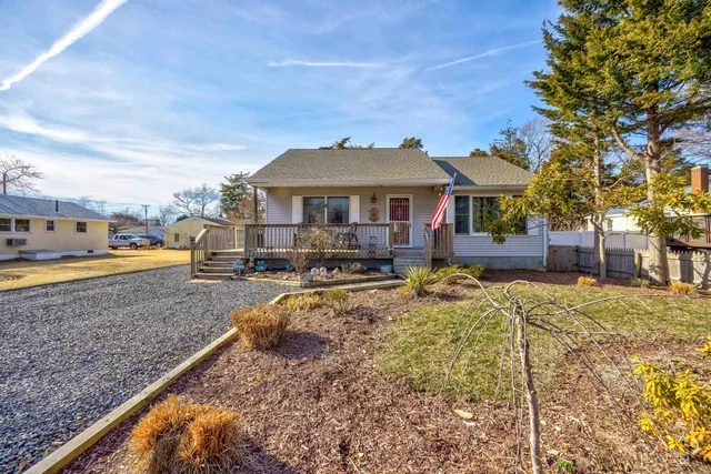 a picture of a bench in the window