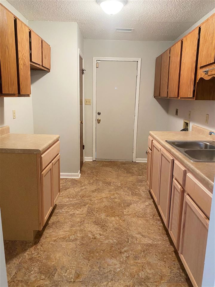 1421 Valse Road Memphis, TN 38106 - Photo 3 of 6