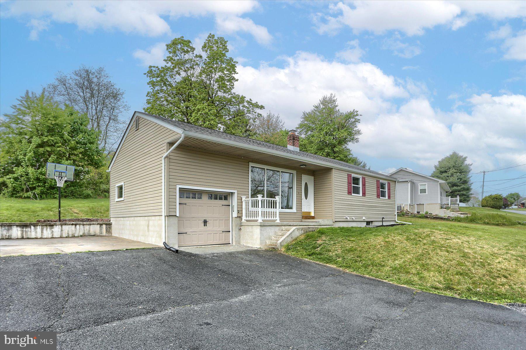 3064 East Prospect Road York, PA 17402 - Photo 3 of 29 Gallery Image 3