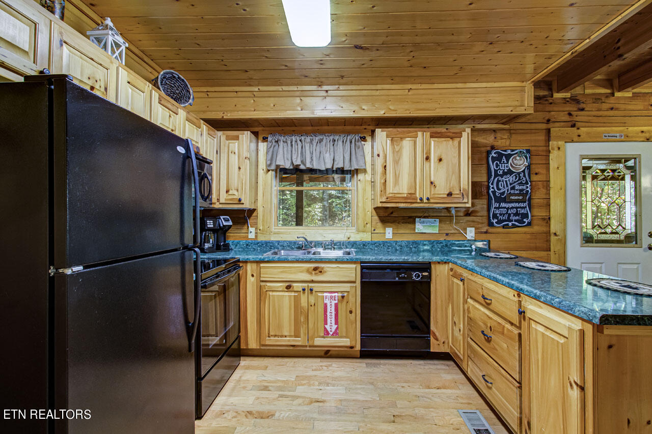 561 Blackberry Ridge Way Pigeon Forge, TN 37863 - Photo 8 of 35 IMG_0732LR