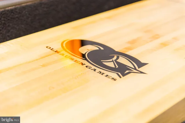 $1,000 | 26 South Calvert Street, Unit 1BR, Baltimore, MD 21202