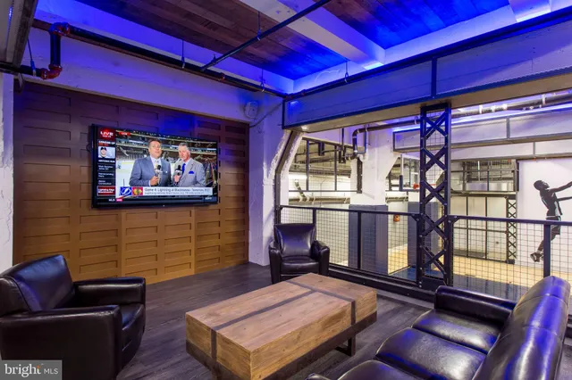 $1,000 | 26 South Calvert Street, Unit 1BR, Baltimore, MD 21202