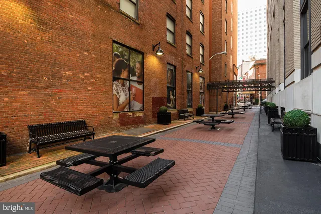 $1,000 | 26 South Calvert Street, Unit 1BR, Baltimore, MD 21202