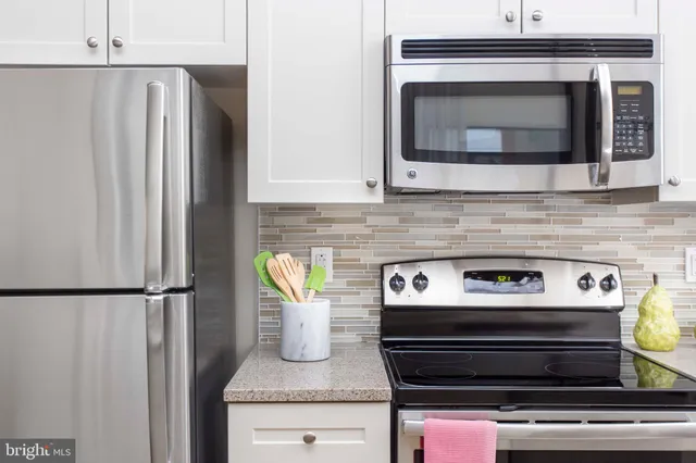 $1,000 | 26 South Calvert Street, Unit 1BR, Baltimore, MD 21202