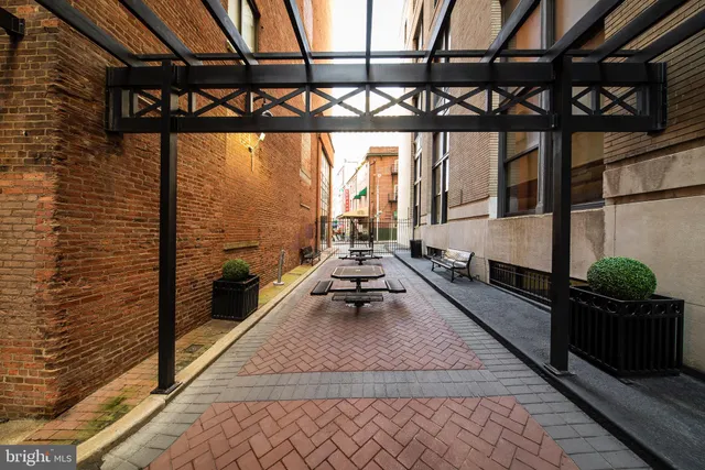 $1,000 | 26 South Calvert Street, Unit 1BR, Baltimore, MD 21202